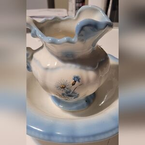💜2 for $10💜 Bundle and save Blue Floral Ceramic Pitcher and Bowl Set